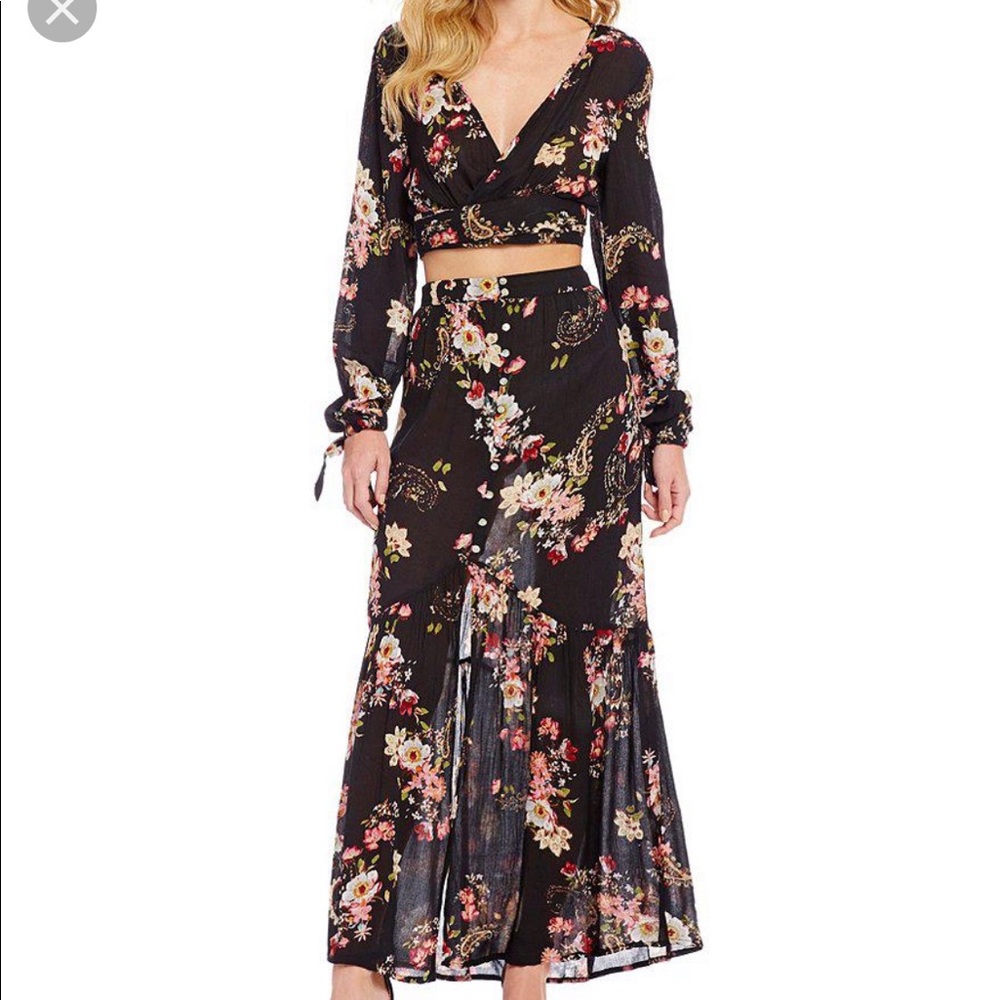 Patrons Of Peace Floral Set